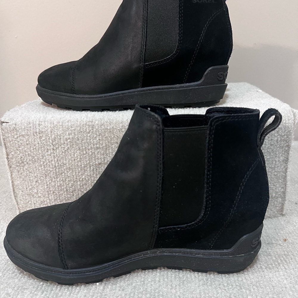Sorel Women's Sleek Black Ankle Booties